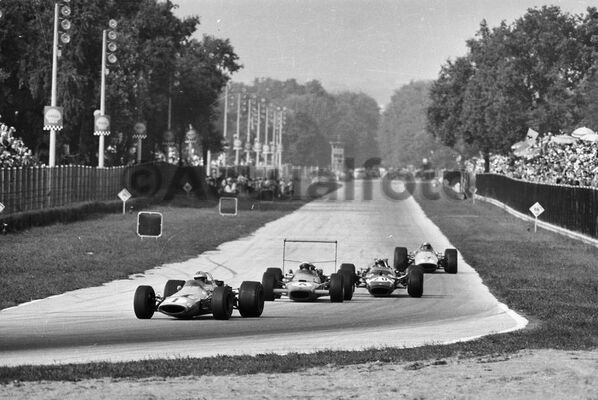 Bruce Mc Laren e Dennis Hulme Bruce Mc Laren e Dennis Hulme