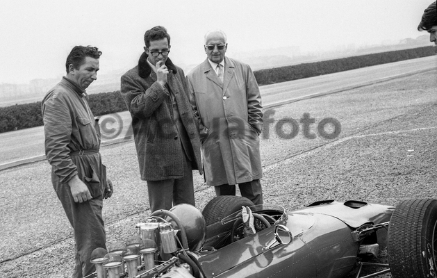 Enzo Ferrari con l Ing Forghieri Enzo Ferrari con l Ing Forghieri