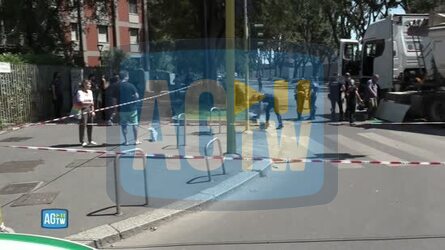 Incidenti stradali travolta da camion a Milano muore ciclista