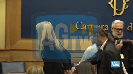 Roma la famiglia nel bosco alla Camera. Brambilla &laquo;Violenza di Stato&raquo;