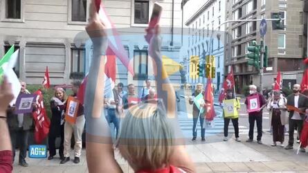 Milano presidio antifascista davanti alla Prefettura dopo l aggressione allo studente dell Einstein