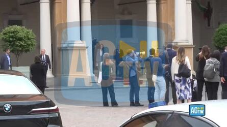 Kate Middleton a Reggio Emilia saluta la folla &laquo;Grazie come stai &raquo;