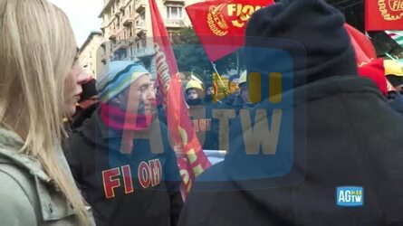 Ex Ilva la sindaca di Genova Salis tra gli operai &laquo;Lo Stato entri nella gara&raquo;