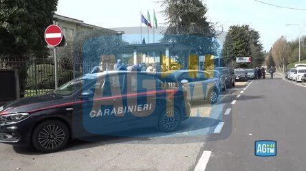 Bergamo studente accoltella prof davanti scuola le voci di genitori e quartiere