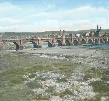 UIG F 030285