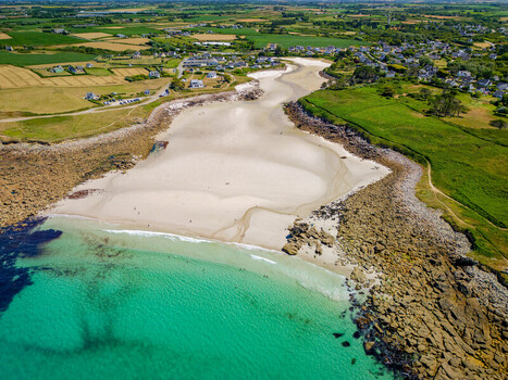 FRANCE. BRITTANY. FINISTERE 29 AERIAL VIEW OF PENFOUL BEACH LANDUNVEZ