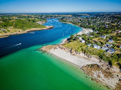 FRANCE. BRITTANY. FINISTERE 29 AERIAL VIEW OF KORN AR GAZEL BEACH AND ABER BENOIT
