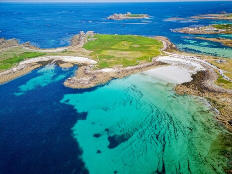 FRANCE. FINISTERE 29 AERIAL VIEW OF THE SAINT LAURENT PENINSULA AND THE COAST AT PORSPODER