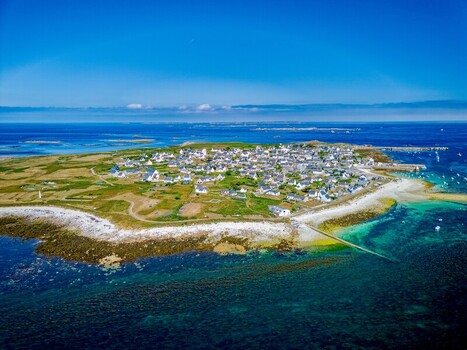 FRANCE. BRITTANY. FINISTERE 29 AERIAL VIEW OF THE ISLAND OF MOLENE ARMORIQUE REGIONAL NATURE PARK