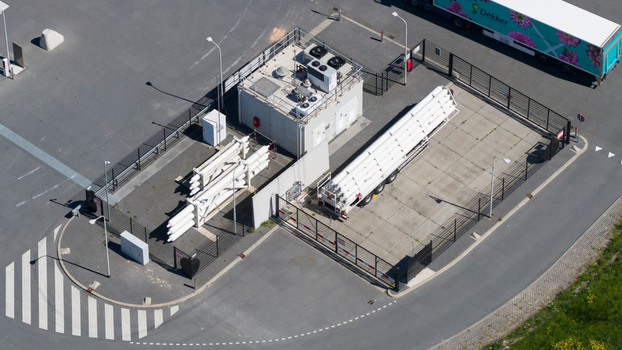 Utrecht Netherlands 29 April 2026 Hydrogen and LNG refueling station for sustainable fuels alternative energy and cleaner transport infrastructure for road freight fleets and low emission mobility. Utrecht Netherlands 29 April 2026 Hydrogen and LNG refueling station for sustainable fuels alternative energy and cleaner transport infrastructure for road freight fleets and low emission mobility.