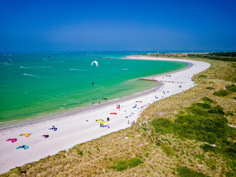 FRANCE. BRITTANY. FINISTERE 29 CLEDER. AERIAL VIEW OF LES AMIETS BEACH A MAGNIFICENT STRETCH OF SAND BORDERED BY DUNES