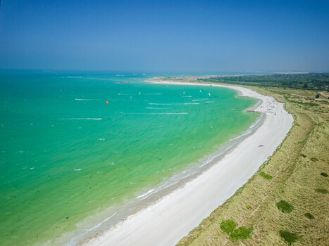 FRANCE. BRITTANY. FINISTERE 29. AERIAL VIEW OF KEREMMA DUNES AND BEACH TREFLEZ