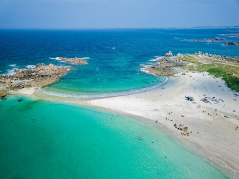 FRANCE. BRITTANY. FINISTERE 29 CLEDER. AERIAL VIEW OF LES AMIETS BEACH A MAGNIFICENT STRETCH OF SAND BORDERED BY DUNES