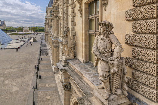 FRANCE. PARIS 75. LOUVRE MUSEUM. AERIAL VIEW OF THE STATUE OF VAUBAN FRENCH MILITARY ARCHITECT AND MARSHAL OF FRANCE UNDER LOUIS XIV.