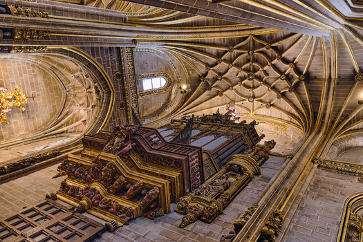 Plasencia Spain 03 December 2025 View of the ornate pipe organ and the intricate Gothic rib vaulted ceiling inside the Catedral Nueva de Plasencia. Plasencia Spain 03 December 2025 View of the ornate pipe organ and the intricate Gothic rib vaulted ceiling inside the Catedral Nueva de Plasencia.