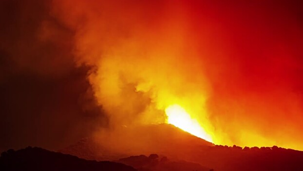 View of volcanic eruption at night in Spain.