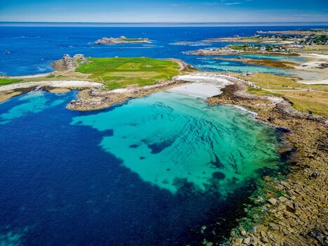 FRANCE. FINISTERE 29 AERIAL VIEW OF THE SAINT LAURENT PENINSULA AND THE COAST AT PORSPODER