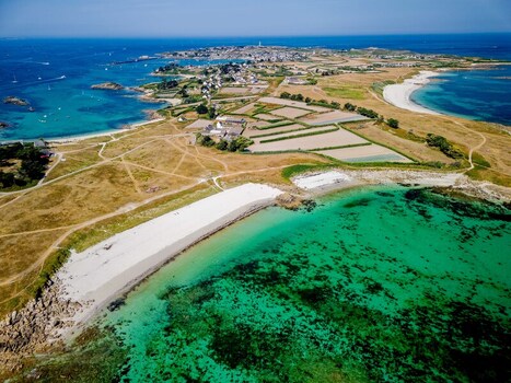 FRANCE. BRITTANY. FINISTERE 29 AERIAL VIEW OF ILE DE BATZ BATZ ISLAND
