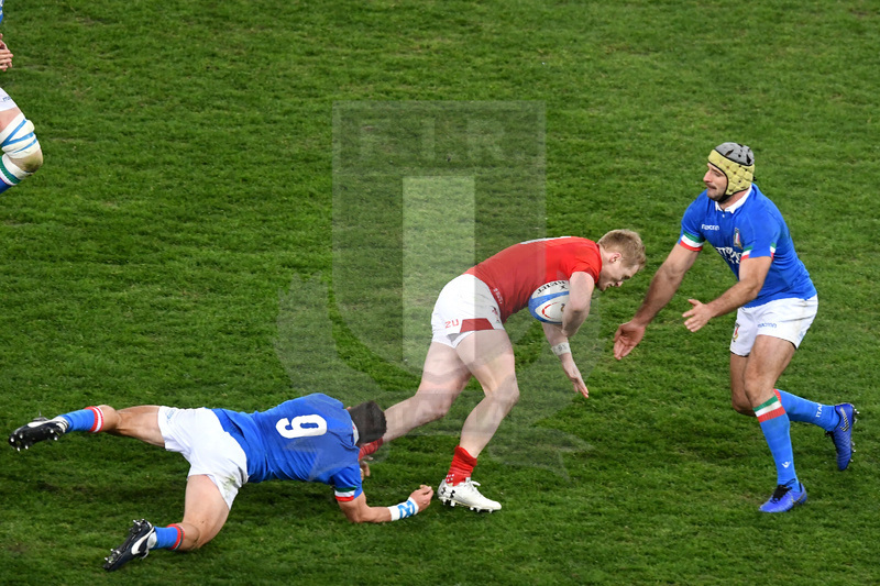 Guinness Sei Nazioni 2019, Round 2, Roma, Stadio Olimpico 09/02/2019, Italia v Galles, Palazzani e Esposito su Aled Davies. Foto Andrea Staccioli / Resini / Insidefoto