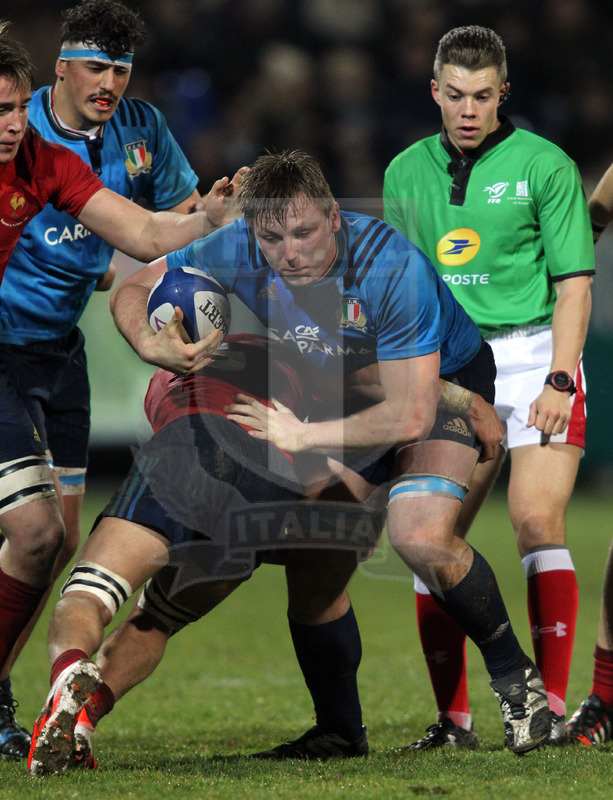 Rbs Sei Nazioni 2016 under 20, round 1, Nevers, Stade Du Pré Fleuri 05/02/2016, Francia U20 v Italia U20, Gabriele Venditti con Grumov in sostegno. Foto Daniele Resini/Fotosportit