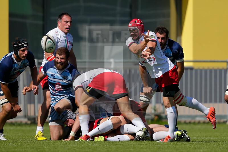 Rugby, Serie A 2015-2016, Finale, Viadana (MN), Stadio Zaffanella, 22-05-2016, Conad Reggio v Tossini Pro Recco. Florian Cazenave apre palla. Foto: Roberto Bregani / Fotosportit