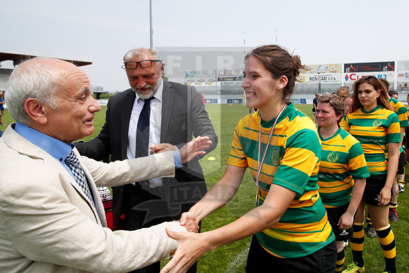 Finali Trofeo Interregionale U16 e Coppa Italia Femminile Seniores Femminile "Trofeo Rebecca Braglia", Calvisano (BS), Pata Stadium, 2-3 Giugno 2018. Guglielmo Braglia con la capitana del Montebelluna, second qualificata alla Coppa italiana Seniores Femminile Foto: Roberto Bregani @ fotosportit