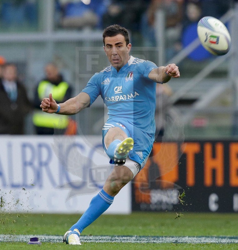 Sei Nazioni 2013, Roma, stadio Olimpico, 16/03/2013, Italia v Irlanda, Luciano Orquera trasforma un calcio di punizione
