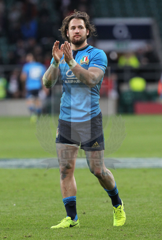 RBS Sei Nazioni 2017, Londra, Twickenham 26/02/2017, Inghilterra v Italia, Michele Campagnaro saluta il pubblico alla fine del match. Foto daniele Resini/Fotosportit