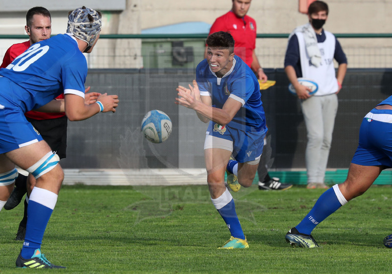 Test match U18, Trviso, stadio di Monigo, Italia U18 v Irlanda U18, Filippo Russi apre palla. Foto Daniele Resini/Fotosportit