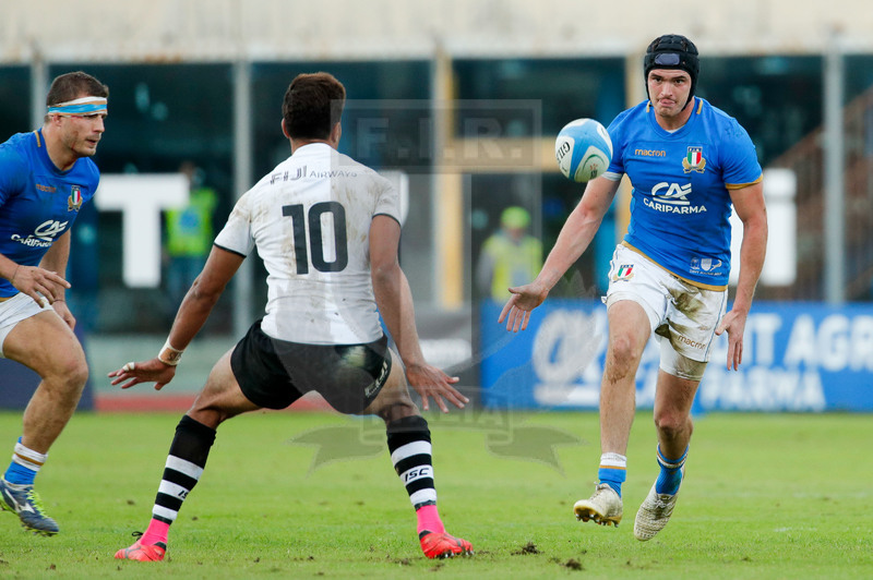 Credit Agricole Cariparma Test Match 2017, Catania, Stadio Massimino, 11-11-2017, Italia v Fiji. Carlo Canna al piede. Foto: Roberto Bregani / Fotosportit