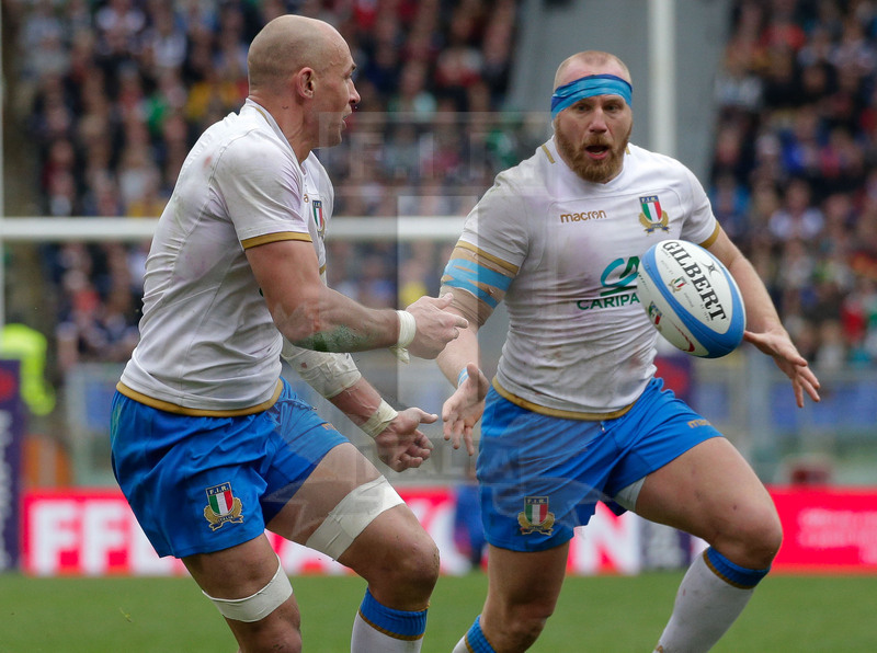 Natwest Sei Nazioni 2018, Roma, Stadio Olimpico, 17/03/2018, Italia v Scozia. Sergio Parisse apre per Leonardo Ghiraldini. Foto: Roberto Bregani/Fotosportit