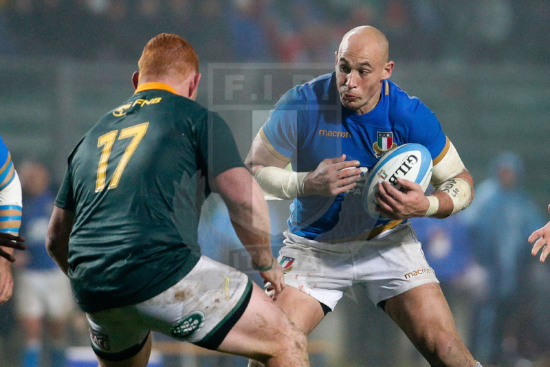 Credit Agricole Cariparma Test Match 2017, Padova, Stadio Euganeo, 25-11-2017, Italia v Sudafrica. Una carica di Sergio Parisse. Foto: Roberto Bregani / Fotosportit