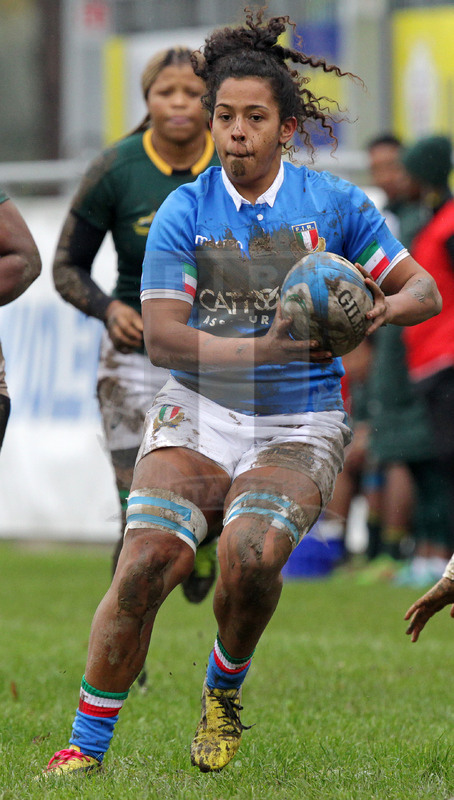 Cattolica Test Match Donne, Prato, stadio Chersoni 25/11/2018, Italia Donne v Sudafrica Donne, una corsa di Giada Franco. Foto Daniele Resini/Fotosportit