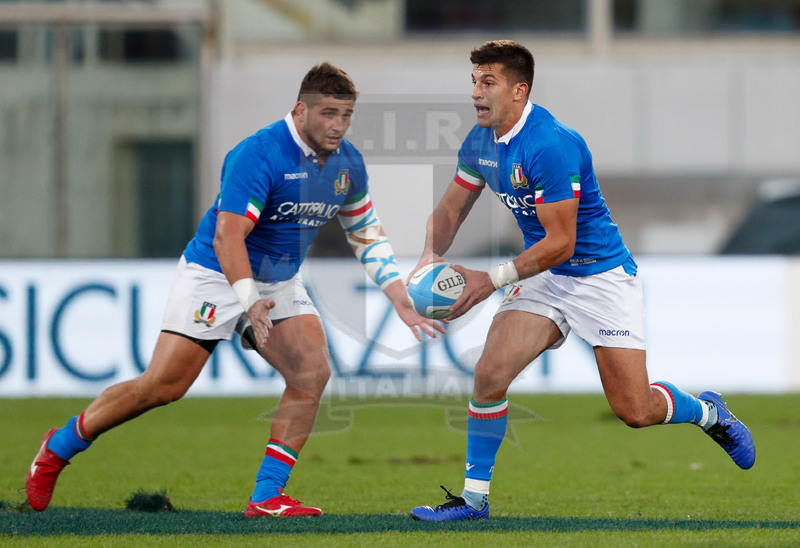 Cattolica Test Match 2018, Firenze, Stadio Franchi, 10-11-2018, Italia v Georgia. Tommaso Allan si incrocia con Sebastian Negri. Foto: Roberto Bregani / Fotosportit