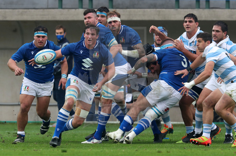 Autumn Nations Series 2021, Treviso, stadio di Monigo 13/11/2021, Italia v Argentina, Michele Lamaro muove palla da un raggruppamento. Foto Daniele Resini/Fotosportit