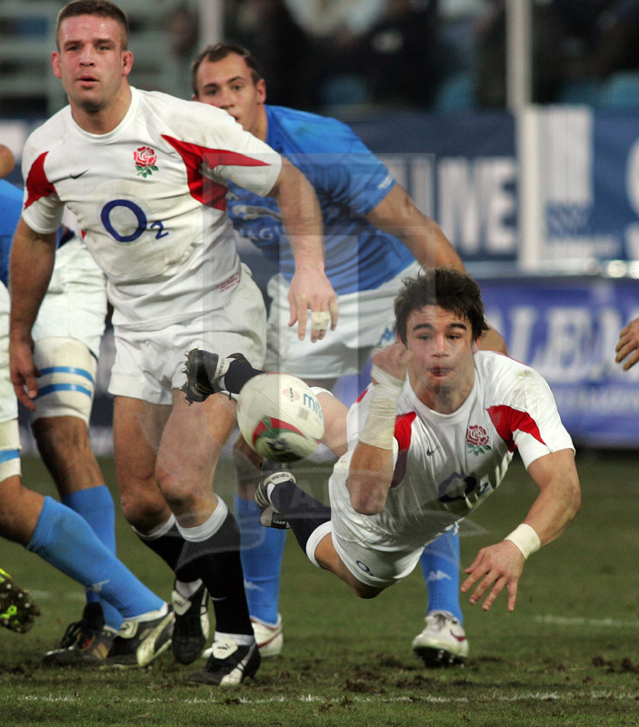 Rbs Sei Nazioni 2006, Roma, stadio Flaminio 11/02/2006, Italia v Inghilterra, apertura in tuffo del mediano di mischia inglese Ellis. Foto Daniele Resini/Fotosportit