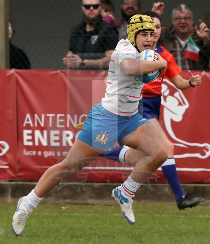 Guinness Sei Nazioni 2019 Donne, Padova, stadio Plebiscito 17/03/2017, Italia Donne v Francia Donne, una corsa di Beatrice Rigoni. Foto Daniele Resini/Fotosportit