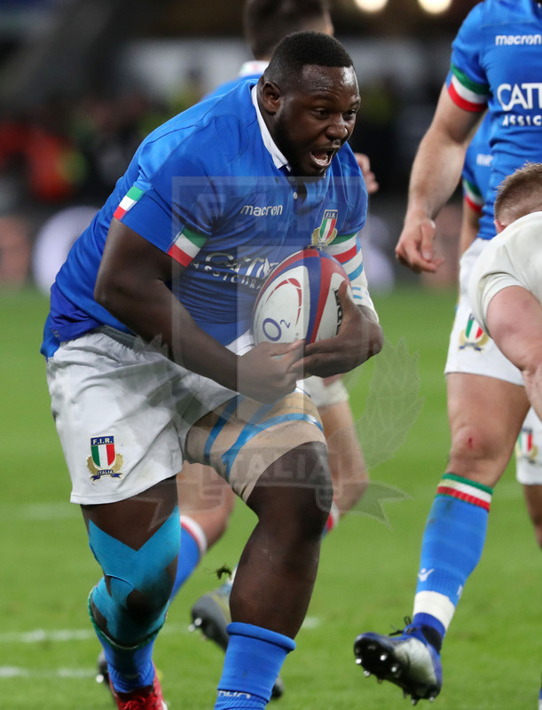 Guinness Sei Nazioni 2019, Round 4, Londra, Twickenham 09/03/2019, Inghilterra v Italia, una carica di Cherif Traore. Foto Daniele Resini/Fotosportit
