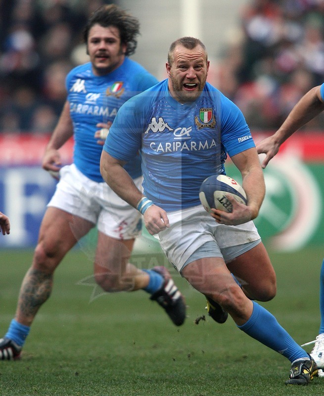 Rbs Sei Nazioni 2012, Round 1, Parigi, Stade de France 04/02/2012, Francia v Italia, Leonardo Ghiraldini con Lo Cicero in sostegno. Foto Daniele Resini/Fotosportit