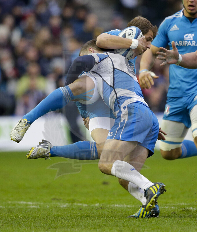 RBS 6 Nazioni 2013, Edimburgo, Murrayfield Stadium, 9-02-2013, Scozia v Italia. Botes placcato da Laidlaw