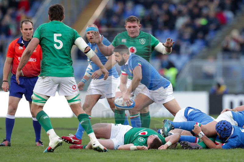 Guinness Sei Nazioni 2019, Round 3, Roma, Stadio Olimpico, 24/02/2019, Italia v Irlanda. Tito Tebaldi apre dalla ruck. Foto Roberto Bregani/Fotosportit