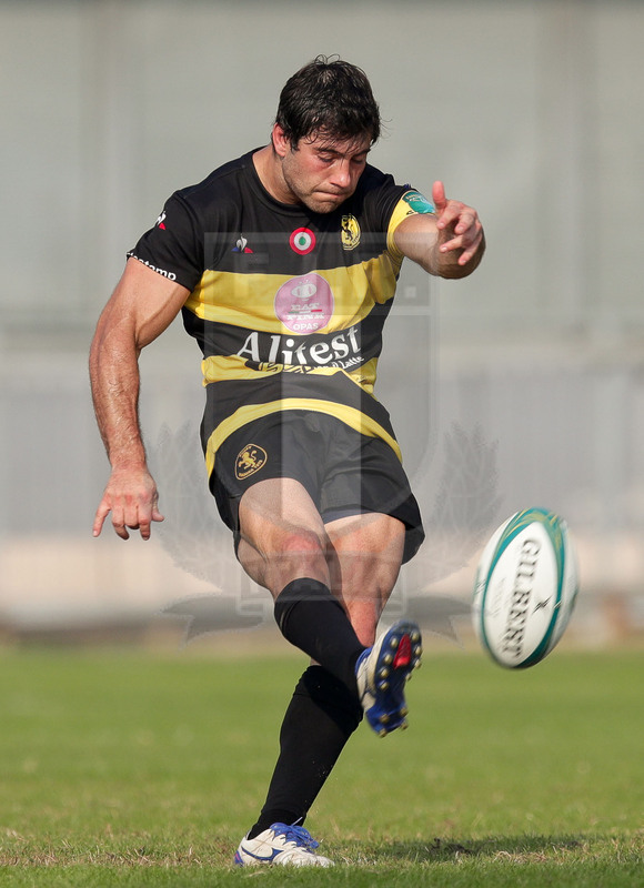 Continental Shield 2017-2018, Viadana, Stadio Zaffanella, 14-10-2017, Rugby Viadana v Cdul. javier Rojas al calcio di punizione. Foto: Roberto Bregani/ Fotosportit