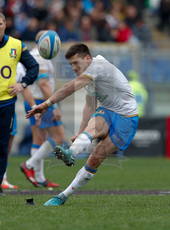 Natwest Sei Nazioni 2018, Roma, Stadio Olimpico, 17/03/2018, Italia v Scozia. Tommaso Allan al calcio di punizione. Foto: Roberto Bregani/Fotosportit