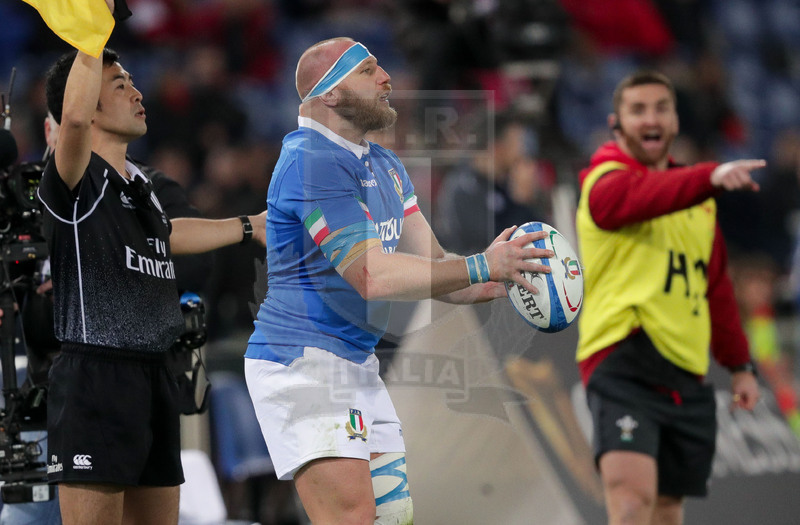 Guinness Sei Nazioni 2019, Round 2, Roma, Stadio Olimpico 09/02/2019, Italia v Galles, Leonardo Ghiraldini al lancio in touche. Foto Daniele Resini/Fotosportit
