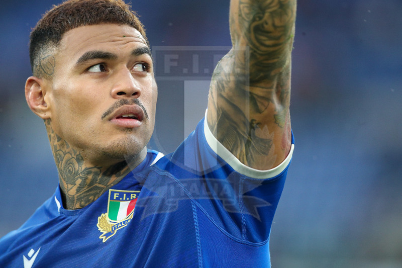 Autumn Nations Series 2021, Roma, Stadio Olimpico, 06/11-2021, Itallia vs Nuova Zelanda, gli Azzurri al giro di campo a fine match: Monty Ioane.   Foto: Roberto Bregani/Fotosportit