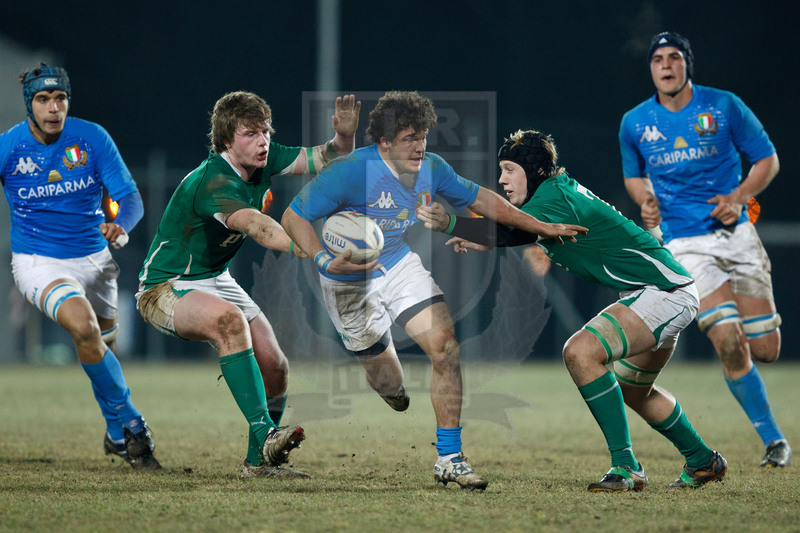 RBS 6 Nazioni Under 20 2011, Parma, Stadio XXV Aprile, 4/02/2011, Italia U20 v Irlanda U20. Guglielo Palazzani forza lo sbarramento irlandese