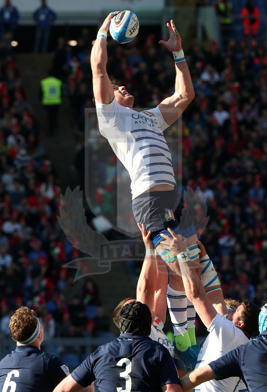 Guinness Sei Nazioni 2020, Round 3, Roma, Stadio Olimpico 22/02/2020, Italia v Scozia, Braam Steyn conquista una palla difficile in touche. Foto Daniele Resini/Fotosportit.
