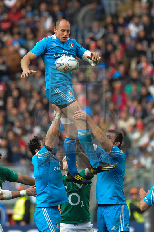 Sei Nazioni 2013, Roma, stadio Olimpico 16/03/2013, Italia v Irlanda, Sergio Parisse in touche