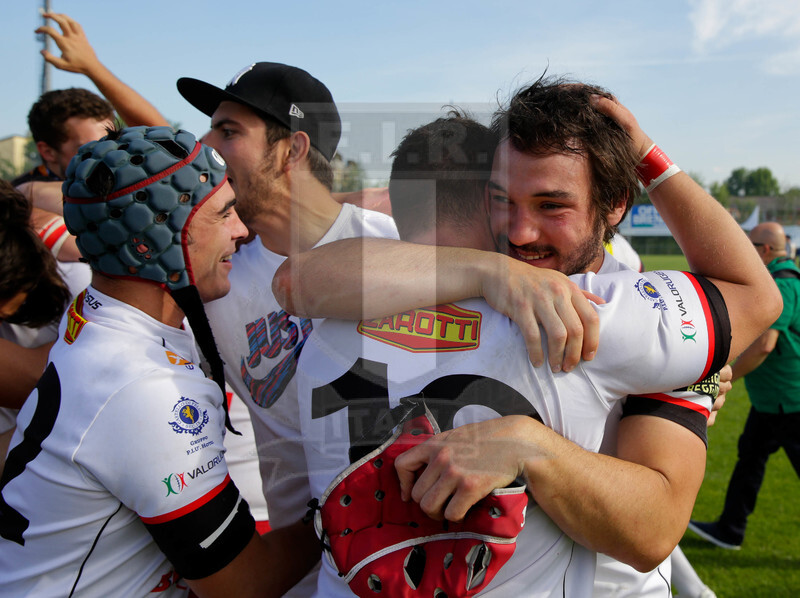 Rugby, Serie A 2015-2016, Finale, Viadana (MN), Stadio Zaffanella, 22-05-2016, Conad Reggio v Tossini Pro Recco. I giocatori del reggio festeggiano al termine dell\