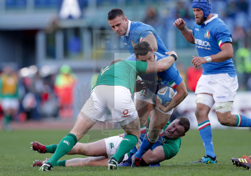 Guinness Sei Nazioni 2019, Round 3, Roma, Stadio Olimpico, 24/02/2019, Italia v Irlanda. Luca Morisi placcato Sean Cronin e Dave Kilcoyne . Foto Roberto Bregani/Fotosportit